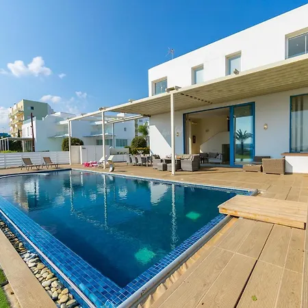 Villa Infinity *